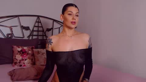 I V Y   online show from April 22, 9:27 pm