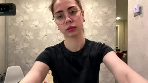 Lina online show from June 7, 5:16 pm