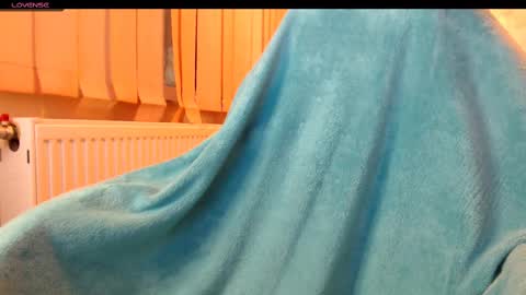 yzza_suave online show from February 12, 8:29 pm