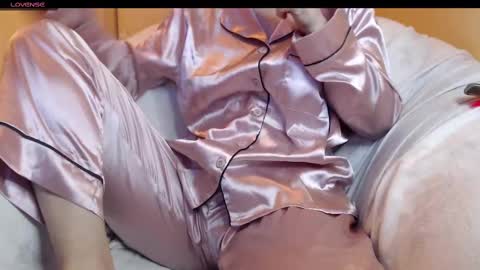 yzza_suave online show from March 11, 8:20 pm