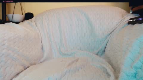 yzza_suave online show from September 9, 1:21 pm