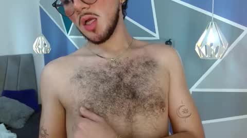 Snapshot of zac_golden chatting on October 22, 6:13 am Zack  online show from October 22, 6:13 am