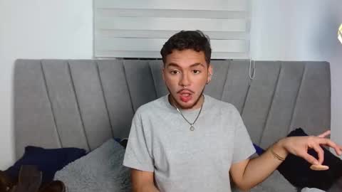 Snapshot of zac_golden chatting on October 28, 3:43 am Zack  online show from October 28, 3:43 am