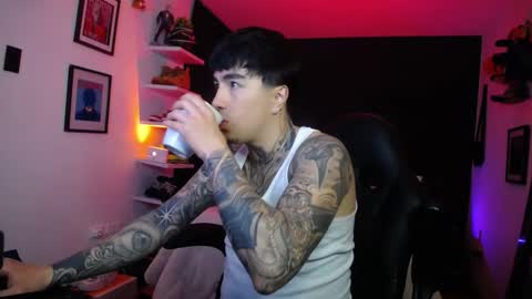 Snapshot of zac_muller1 chatting on October 5, 5:17 am zac_muller1 online show from October 5, 5:17 am