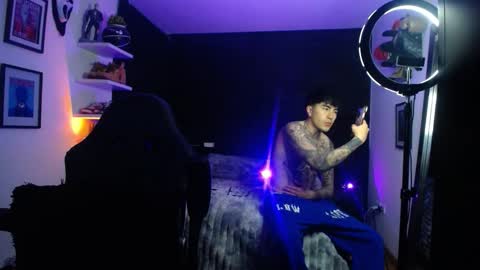 Snapshot of zac_muller1 chatting on November 11, 5:40 am zac_muller1 online show from November 11, 5:40 am