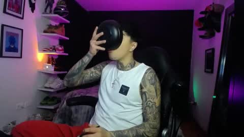 Snapshot of zac_muller1 chatting on November 18, 2:39 am zac_muller1 online show from November 18, 2:39 am