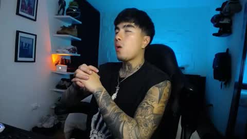 zac_muller1 online show from February 14, 6:43 am