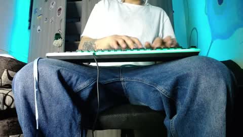 Snapshot of zac_watson chatting on December 15, 6:40 am Zac Freelance model online show from December 15, 6:40 am