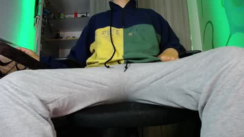 Snapshot of zac_watson chatting on December 28, 5:12 am Zac Freelance model online show from December 28, 5:12 am
