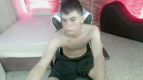 Snapshot of zacariass_ chatting on September 19, 4:58 am ZACARIAS online show from September 19, 4:58 am