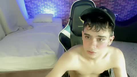 Snapshot of zacariass_ chatting on September 27, 4:06 am ZACARIAS online show from September 27, 4:06 am