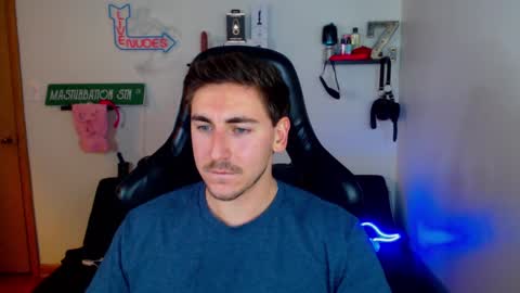 Zach Rhyder online show from January 14, 2:40 am