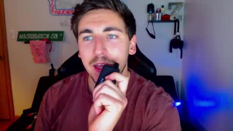 Zach Rhyder online show from February 7, 3:23 am