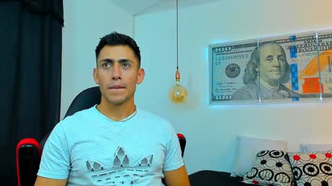 zachpri20 online show from December 5, 1:47 am