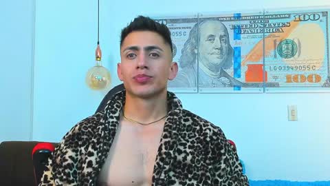 zachpri20 online show from January 13, 8:58 am