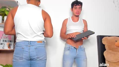 Snapshot of zack_and_alan chatting on October 28, 11:47 am zack online show from October 28, 11:47 am