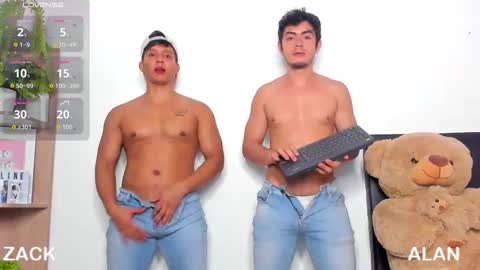 Snapshot of zack_and_alan chatting on November 4, 4:22 am zack online show from November 4, 4:22 am