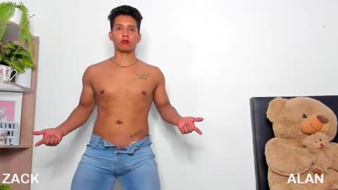 Snapshot of zack_and_alan chatting on November 5, 4:18 pm zack online show from November 5, 4:18 pm