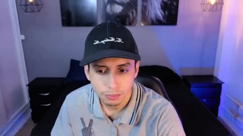 zack_isback online show from May 7, 7:52 pm
