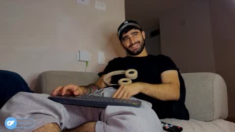 zack_sullivan22 online show from December 3, 7:27 am