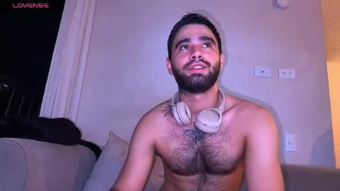 zack_sullivan22 online show from May 15, 11:01 pm