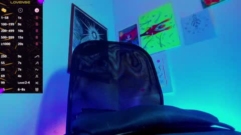 Snapshot of zackcum_ chatting on December 21, 8:18 am for you Zack online show from December 21, 8:18 am