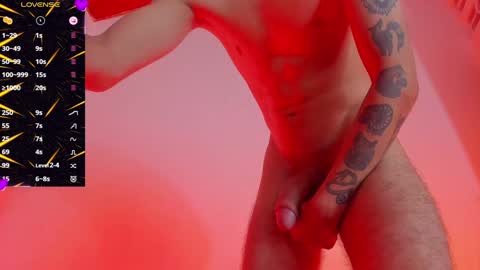 Snapshot of zackcum_ chatting on January 6, 6:03 am for you Zack online show from January 6, 6:03 am