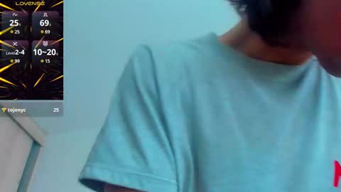 Snapshot of zackcum_ chatting on March 3, 1:42 pm for you Zack online show from March 3, 1:42 pm