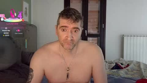 Snapshot of zackhot31 chatting on May 4, 3:30 pm Ivan online show from May 4, 3:30 pm