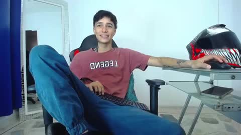 Snapshot of zacktk7 chatting on December 2, 11:18 pm zack online show from December 2, 11:18 pm