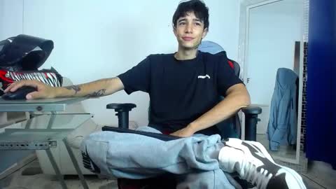 Snapshot of zacktk7 chatting on December 26, 8:11 pm zack online show from December 26, 8:11 pm