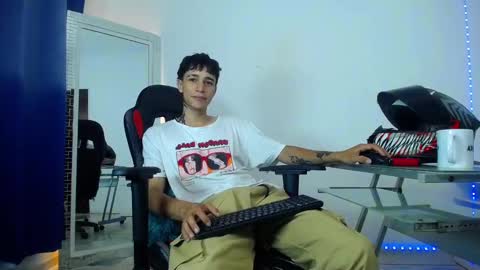 Snapshot of zacktk7 chatting on December 27, 9:00 pm zack online show from December 27, 9:00 pm