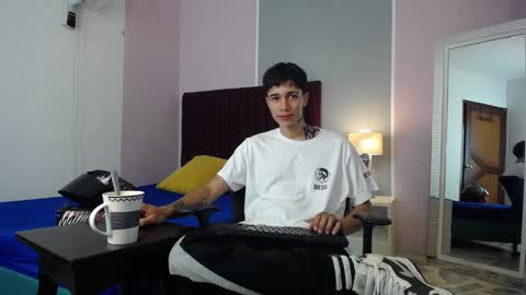 Snapshot of zacktk7 chatting on January 2, 4:30 am zack online show from January 2, 4:30 am