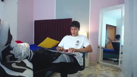 Snapshot of zacktk7 chatting on January 2, 3:40 pm zack online show from January 2, 3:40 pm