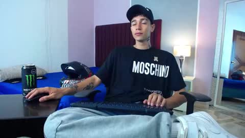 Snapshot of zacktk7 chatting on January 3, 9:05 pm zack online show from January 3, 9:05 pm