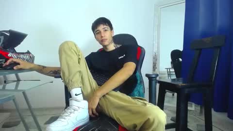 Snapshot of zacktk7 chatting on January 7, 9:25 pm zack online show from January 7, 9:25 pm