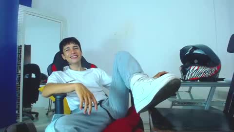 Snapshot of zacktk7 chatting on January 10, 12:06 am zack online show from January 10, 12:06 am