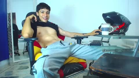 Snapshot of zacktk7 chatting on January 10, 8:37 pm zack online show from January 10, 8:37 pm