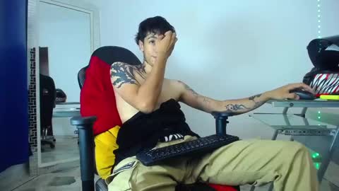 Snapshot of zacktk7 chatting on January 13, 7:53 pm zack online show from January 13, 7:53 pm