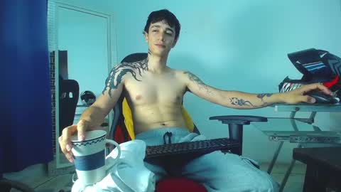 Snapshot of zacktk7 chatting on January 14, 11:05 pm zack online show from January 14, 11:05 pm