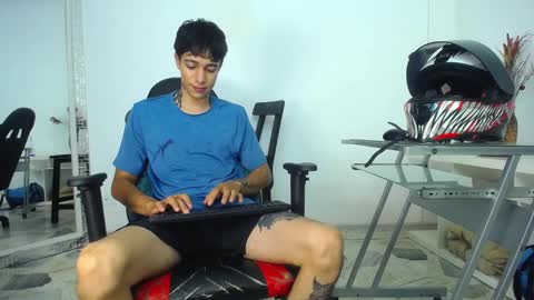 Snapshot of zacktk7 chatting on January 16, 8:03 pm zack online show from January 16, 8:03 pm