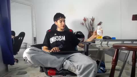 Snapshot of zacktk7 chatting on January 17, 8:33 pm zack online show from January 17, 8:33 pm