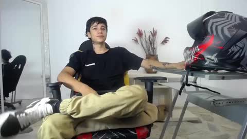 Snapshot of zacktk7 chatting on January 20, 7:14 pm zack online show from January 20, 7:14 pm