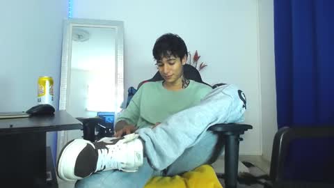 Snapshot of zacktk7 chatting on February 3, 7:52 pm zack online show from February 3, 7:52 pm