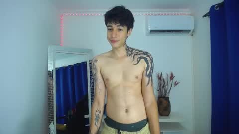 Snapshot of zacktk7 chatting on February 5, 11:39 pm zack online show from February 5, 11:39 pm