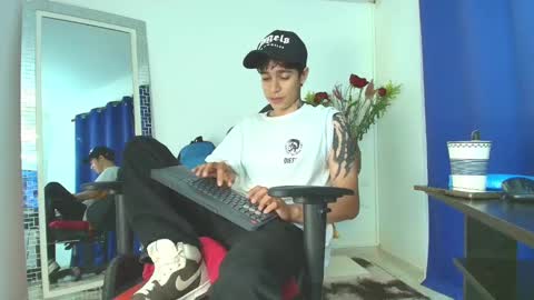 Snapshot of zacktk7 chatting on February 11, 8:52 pm zack online show from February 11, 8:52 pm