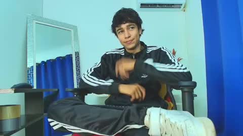 Snapshot of zacktk7 chatting on February 19, 8:31 pm zack online show from February 19, 8:31 pm