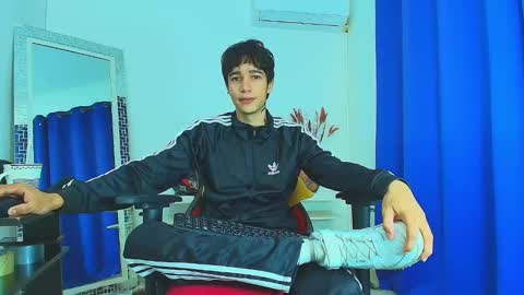 Snapshot of zacktk7 chatting on February 19, 11:36 pm zack online show from February 19, 11:36 pm