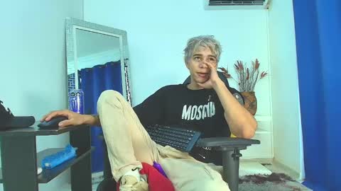 Snapshot of zacktk7 chatting on February 21, 8:38 pm zack online show from February 21, 8:38 pm