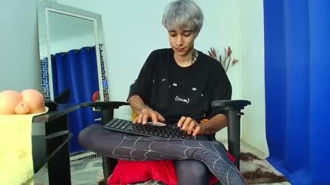 Snapshot of zacktk7 chatting on February 26, 11:59 pm zack online show from February 26, 11:59 pm